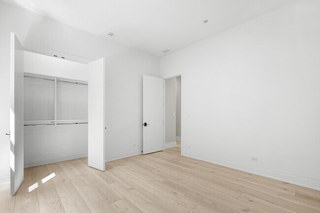 Building Photo - 1331 W Taylor St