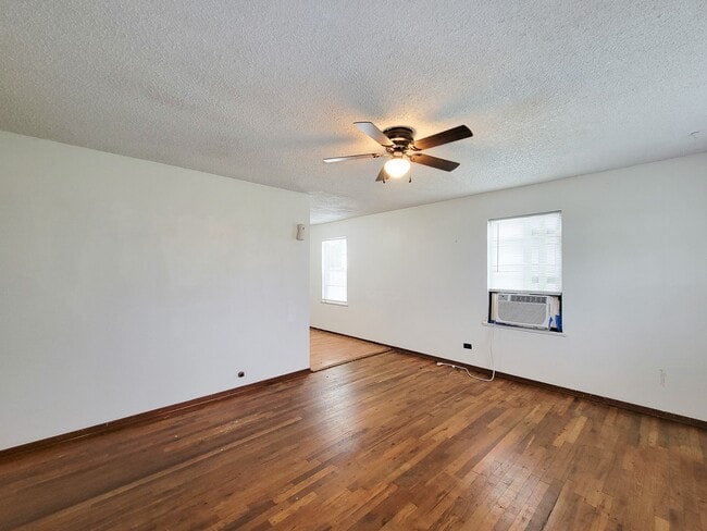 Building Photo - 409 N Parrish St