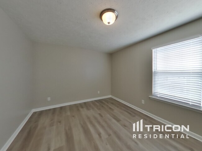 Building Photo - 1109 Shallowbrook Trail S