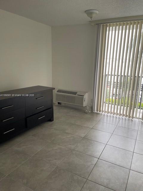 Building Photo - 16450 NW 2nd Ave