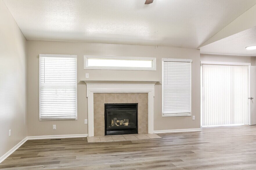 Building Photo - 6693 Laburnum Dr