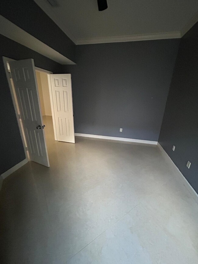 Building Photo - 7623 NW 60th Ln