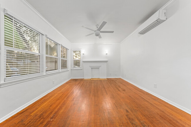 Building Photo - 6067 Lexington Ave