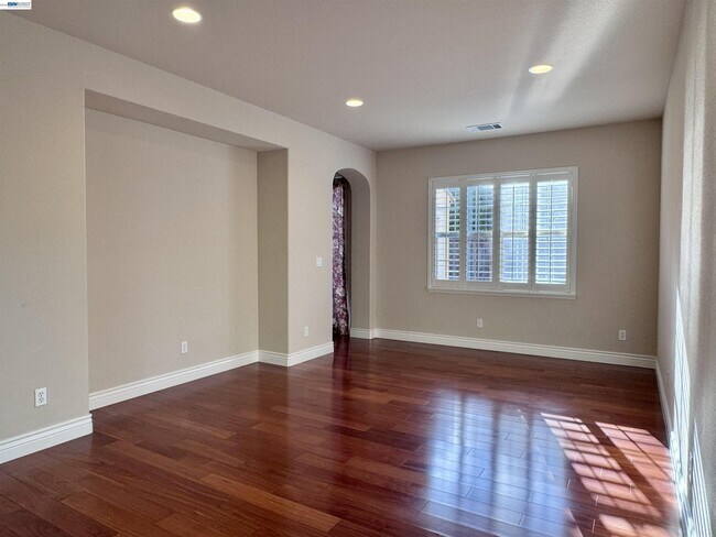 Building Photo - 7875 Kennard Ln