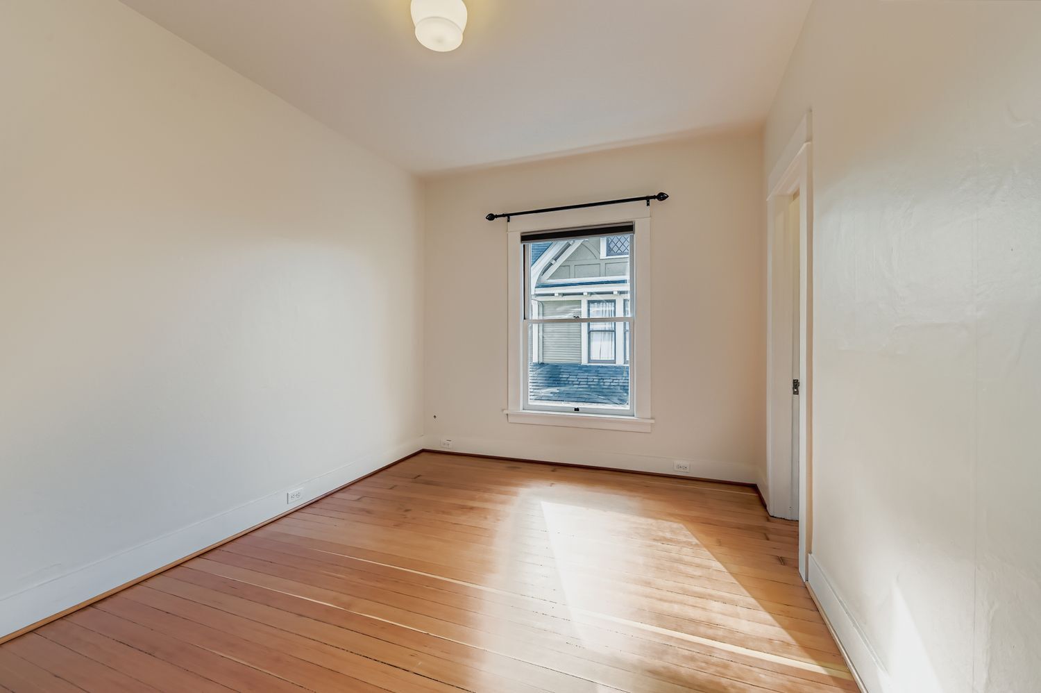 Bedroom 2 empty - 4904 NE 16th Ave