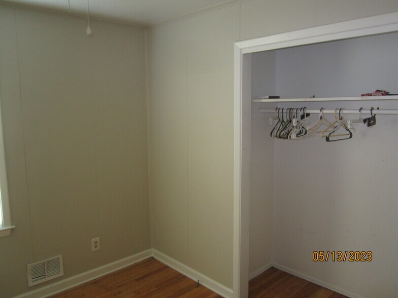Bed 2 - 517 Beaulah Ave