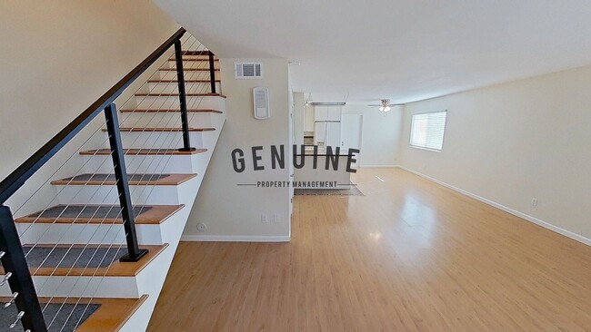 Building Photo - Lovely 2 Bd 1.5Ba Condo in Costa Mesa With Spacious Deck