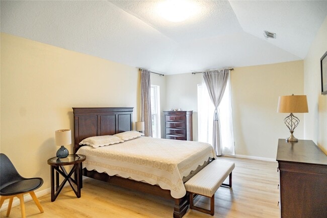 Building Photo - 18310 Spellbrook Dr