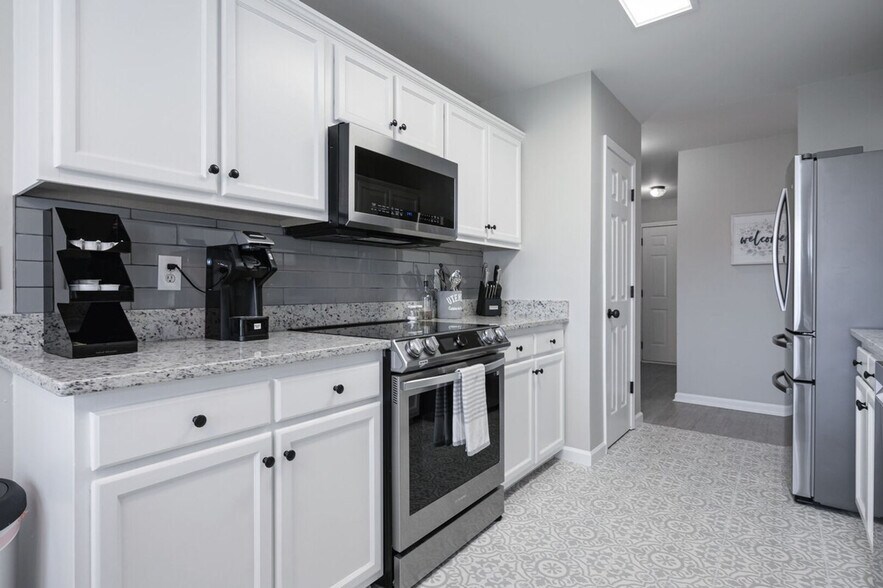 Building Photo - 11 Cobblestone Dr NW