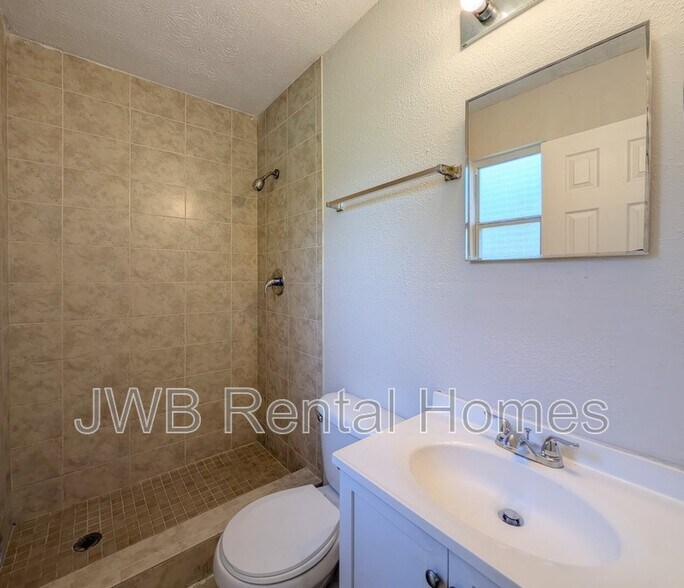 Building Photo - 2223 Eudine Dr W