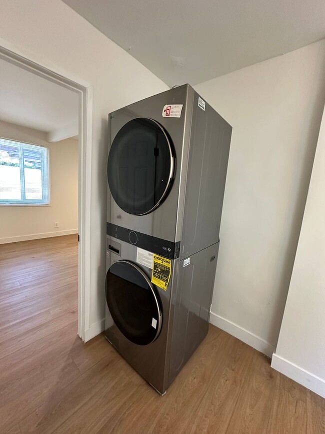 Interior Photo - 2226 Voorhees Ave