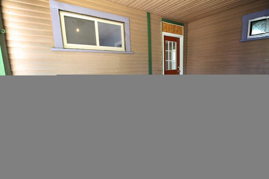 Building Photo - 2690 Neil Ave
