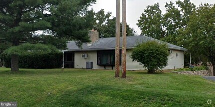Building Photo - 5815 Linglestown Rd