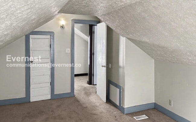 Building Photo - 1187 Murray Ave