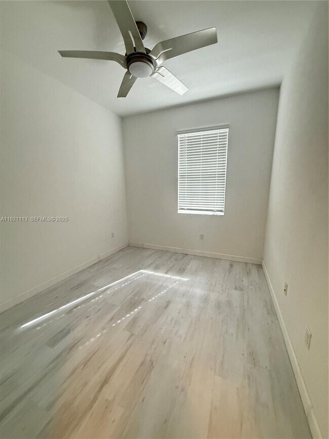 Building Photo - 4029 NW 11 Dr