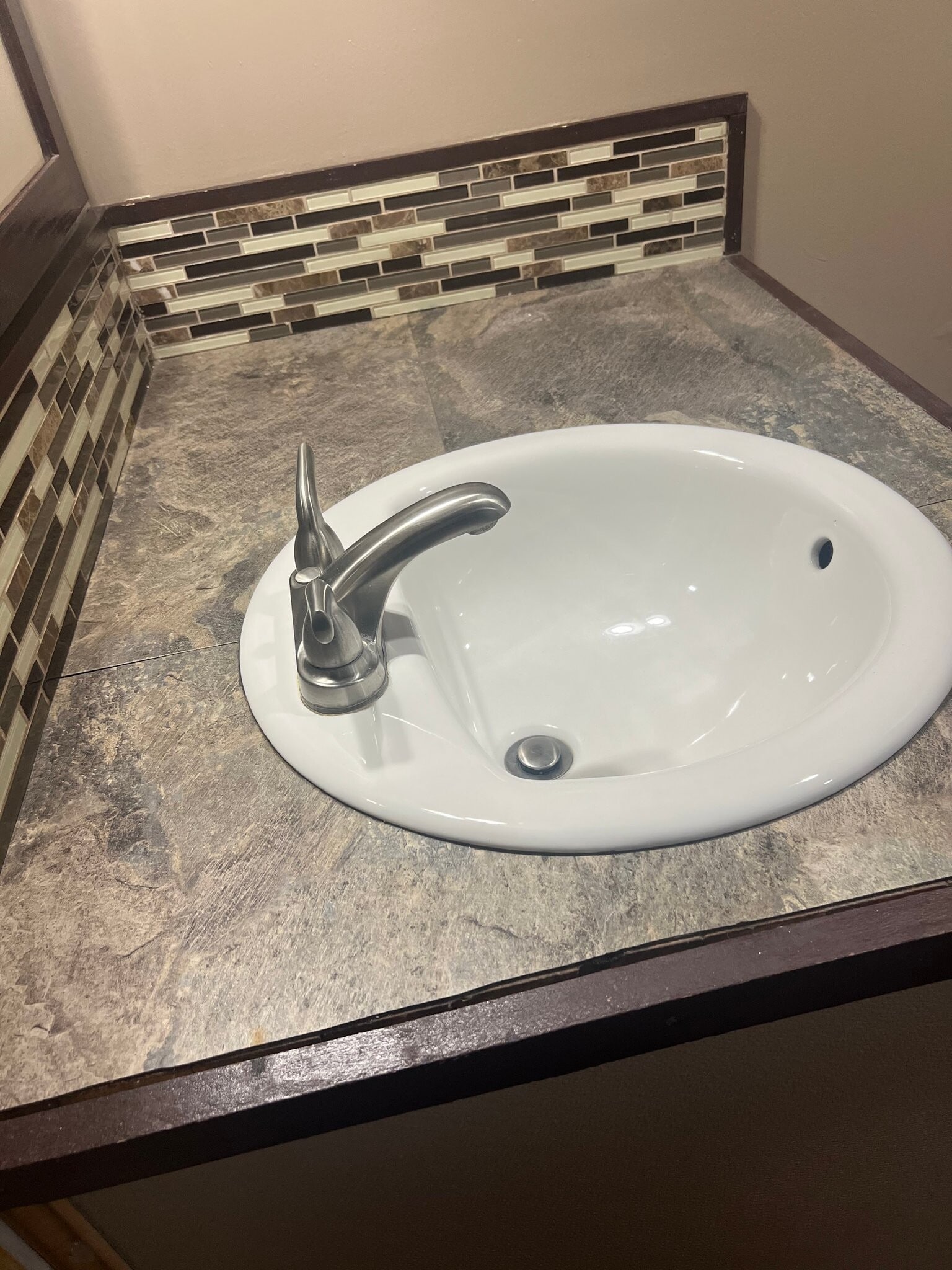 Building Photo - 1574 Armstrong Rd