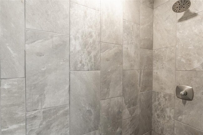 Building Photo - 531 Parkhill Cir