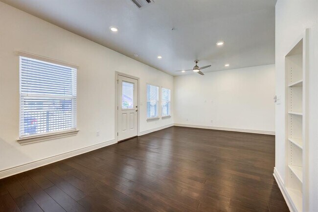 Building Photo - 2105 Tiger Trail