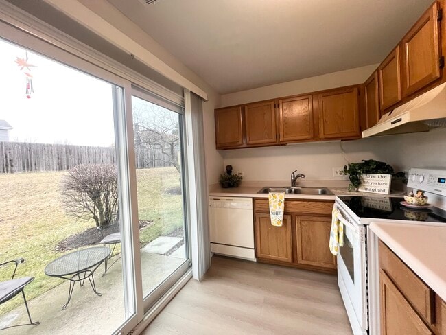 Building Photo - 66 Gant Cir