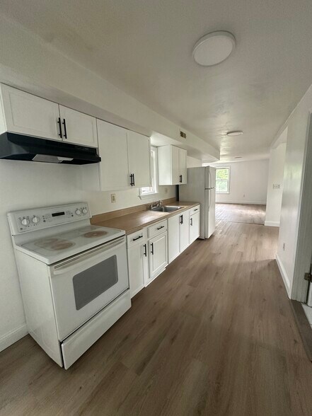 Primary Photo - 48 Lunenburg St