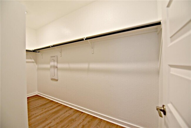 Building Photo - 229 Indian Shoal Dr