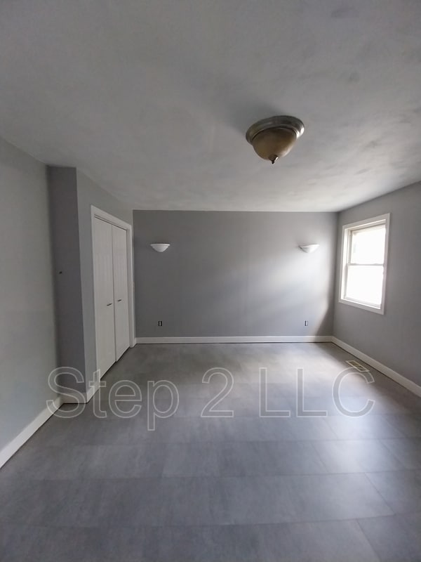 Building Photo - 18420 Parkmount Ave