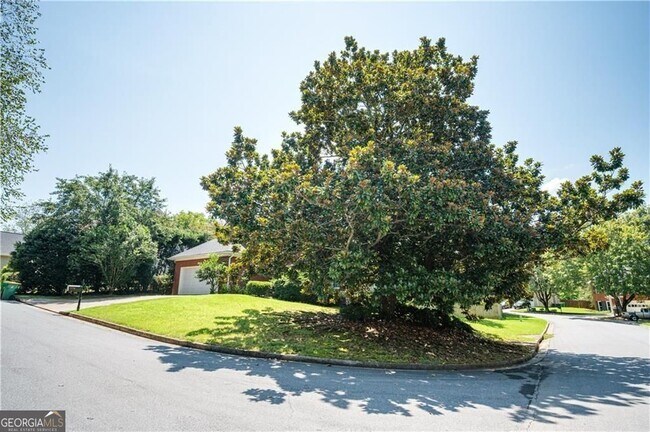 Building Photo - 105 Celia Ct
