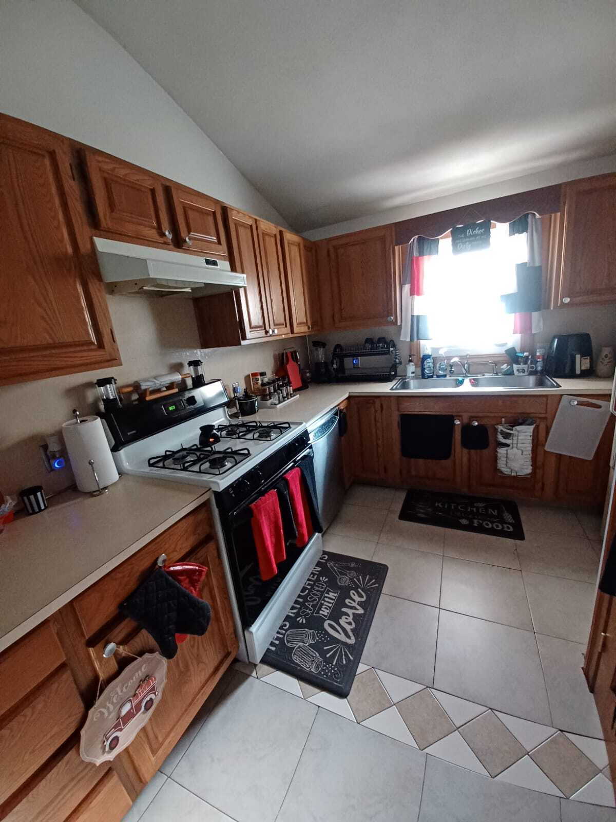 Building Photo - 41 Aldine St