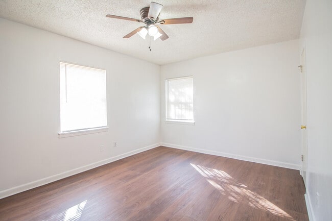 Building Photo - 4602 Detroit Ave