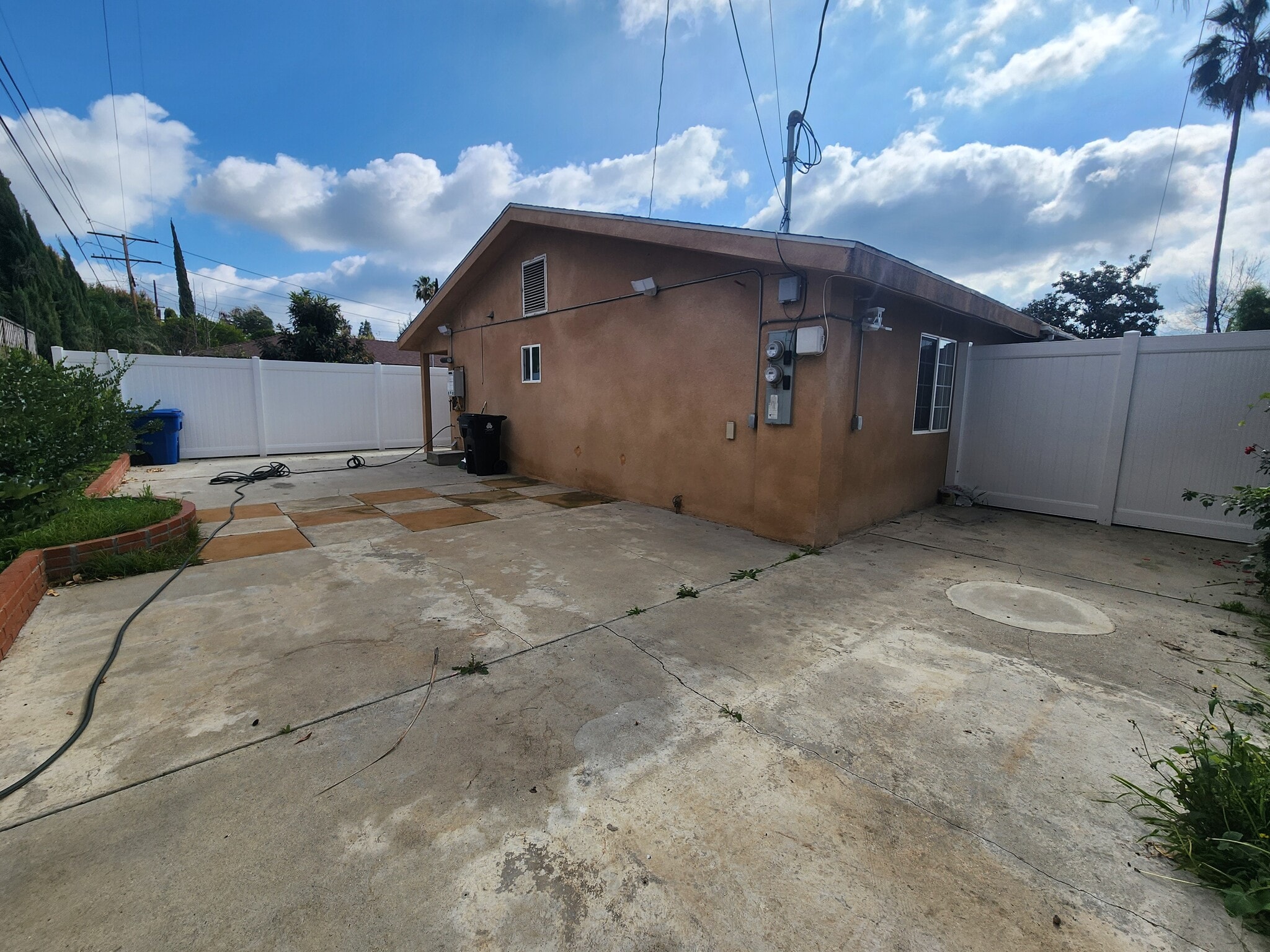 Building Photo - 14237 Emelita St