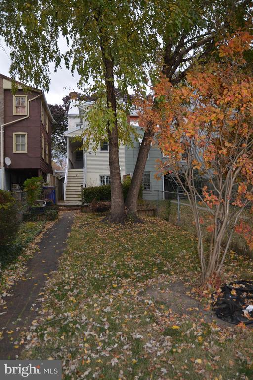 Building Photo - 313 N Market St