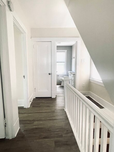 Hallway - 2331 Los Angeles Ave