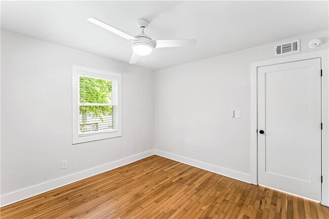 Building Photo - 425 Holderness St SW