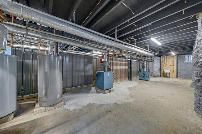 Building Photo - 24 Hinckley St