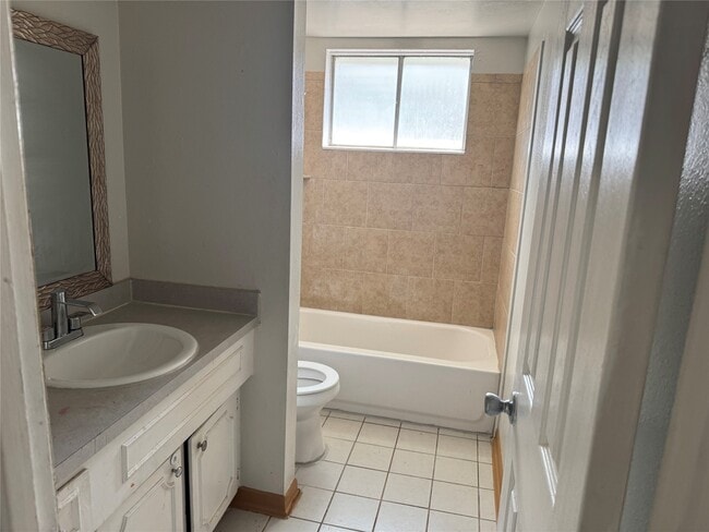 Building Photo - 9835 Eblen Dr