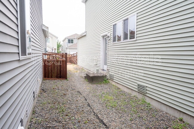 Building Photo - 1725 182nd St E