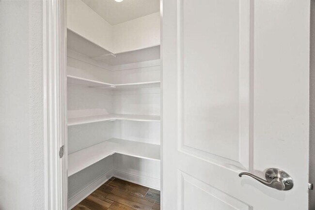 Building Photo - 2031 Dover Cove