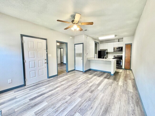 Building Photo - 501 E Burgess Rd