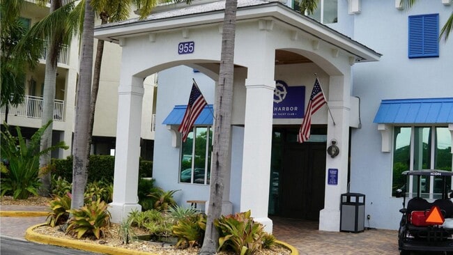 Building Photo - 415 NW Flagler Ave