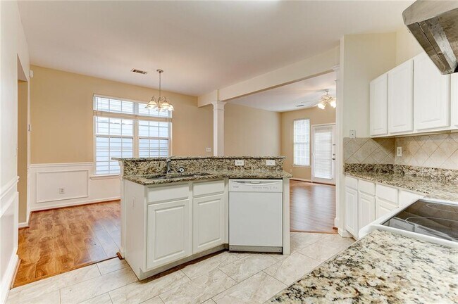 Building Photo - 4028 Oak Glenn Dr