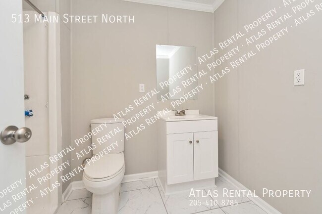 Building Photo - 513 Main St N