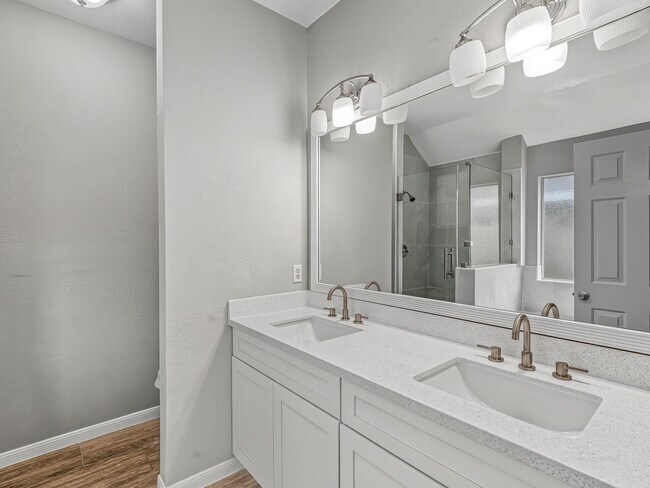 Building Photo - 2026 Mossy Trail Dr