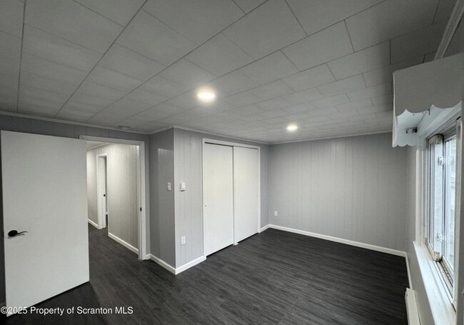 Building Photo - 342 N Main St