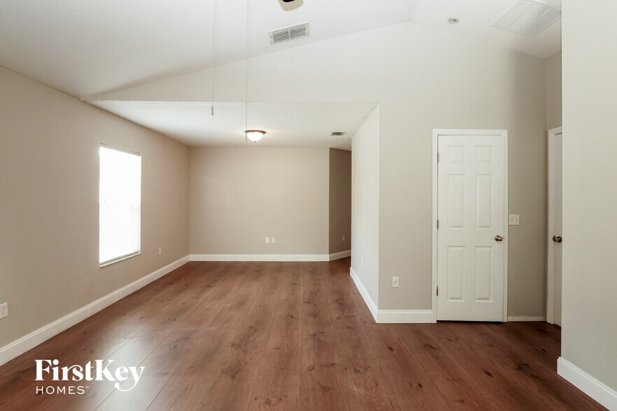 Building Photo - 3470 Heath Dr