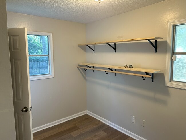 Building Photo - 3815 Ridgecrest Cir SW