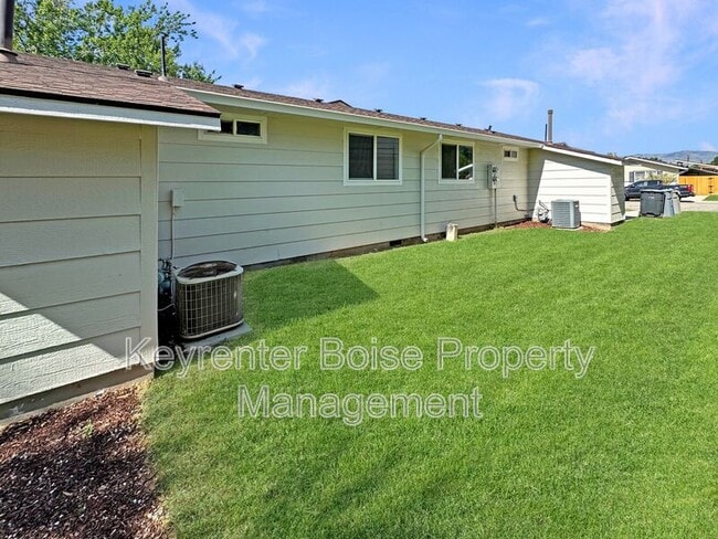 Building Photo - 1243 S Security Ln