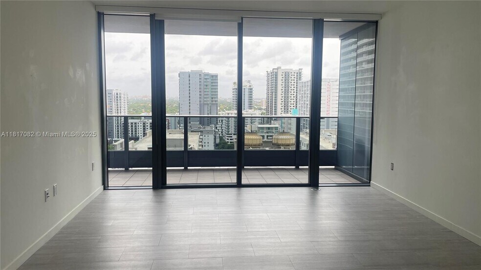 Building Photo - 1000 Brickell Plz
