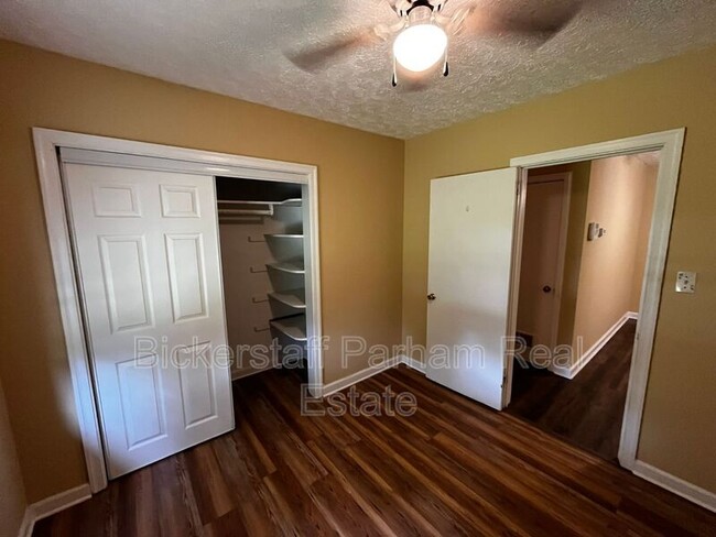 Building Photo - 4445 Sims St