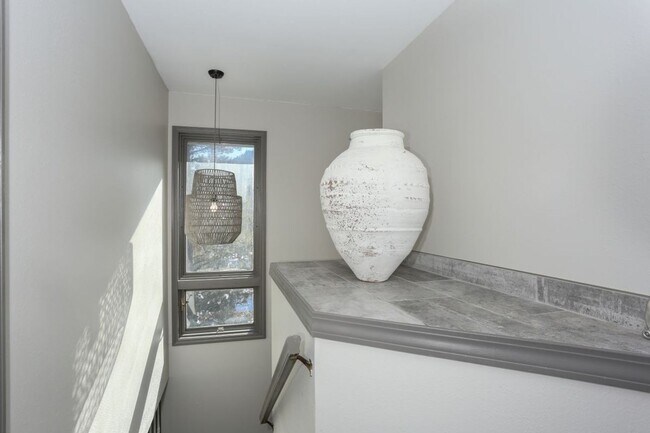 Building Photo - Beautiful 4 bed, 4 bath with garage in Fri...