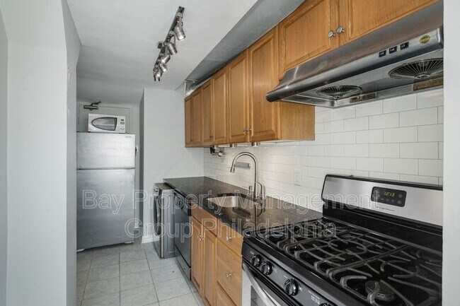 Building Photo - 1810 Rittenhouse Square